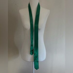 Men’s skinny green necktie